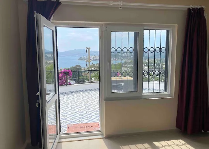 With Panoramic Sea View In Bitez Vila